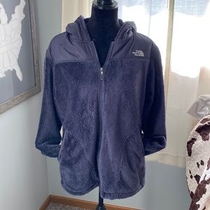 EUC Women’s The North Face zip up jacket. Purple in color size XL.